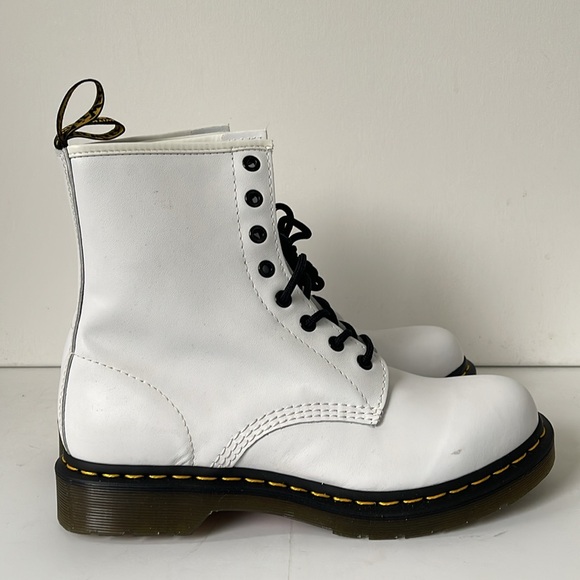 DR. MARTENS Gender Inclusive 1460 8-Eye Lace-up Boot White Smooth USL10 EU42 - Picture 4 of 8